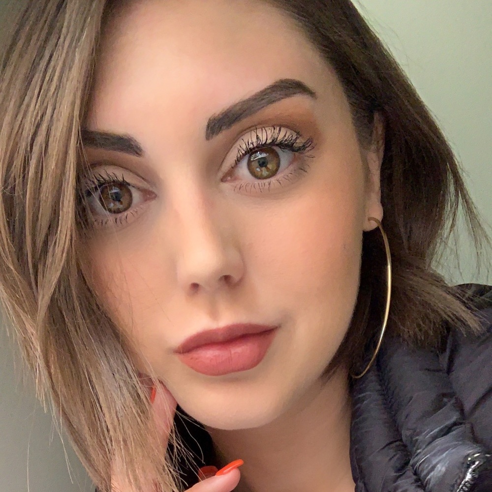 Meet your Posher, Christina
